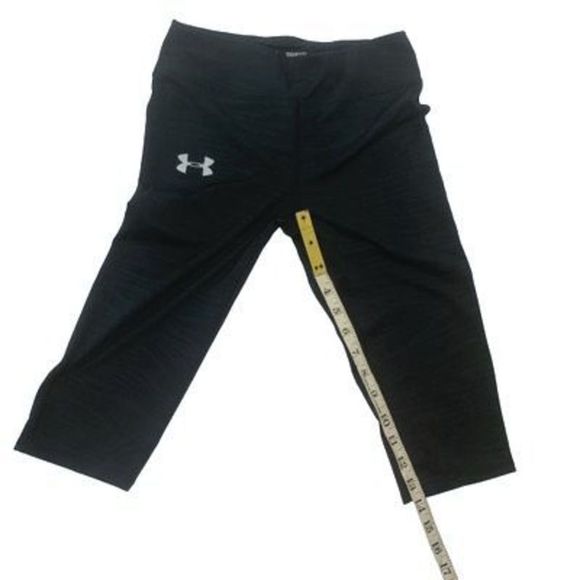 Under Amour Women’s Sz Medium Black Polyester Spandex Camouflage Capris - Picture 7 of 11